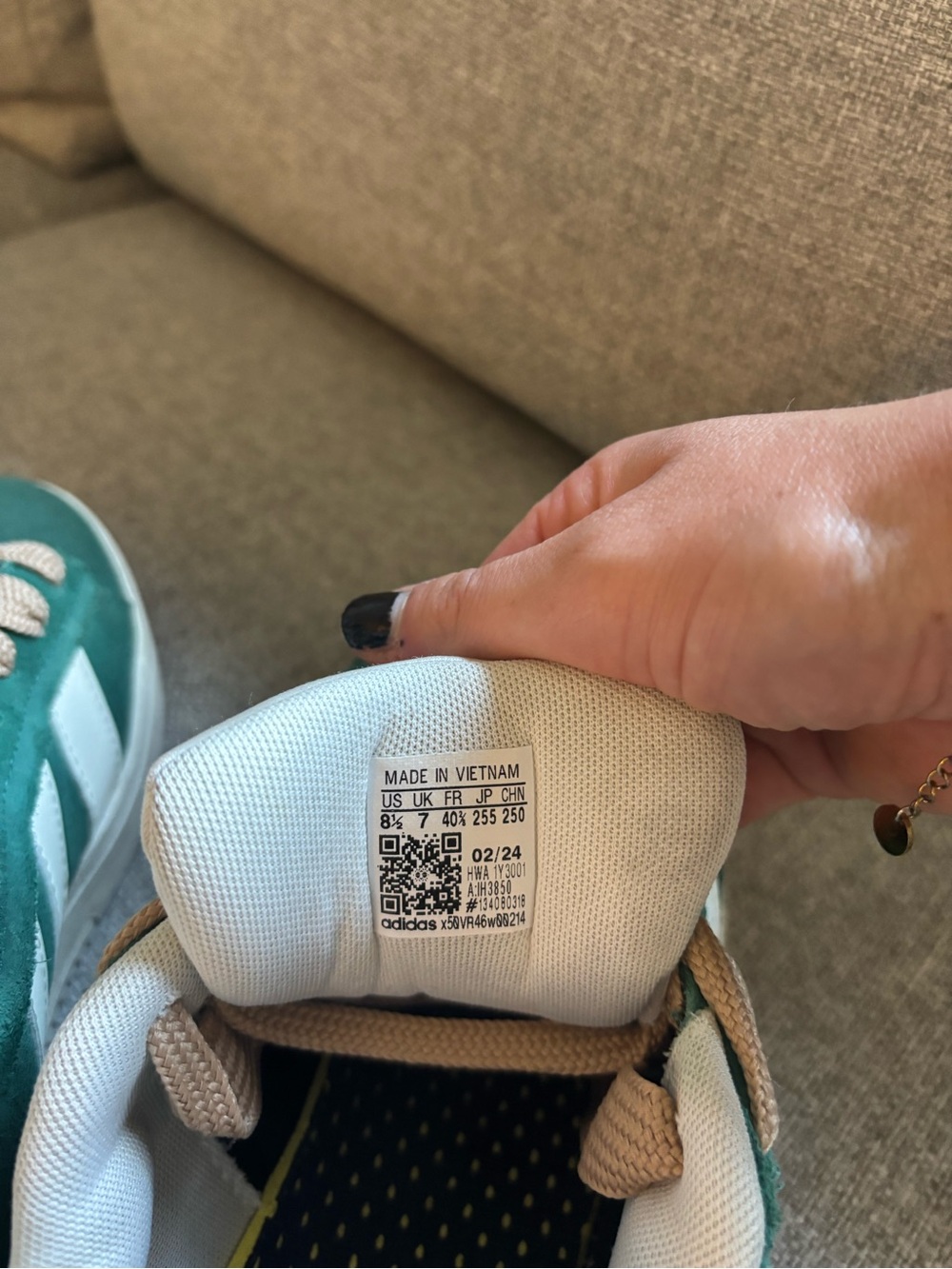 adidas Green Suede Sneakers with Cream Accents - Picture 4 of 4